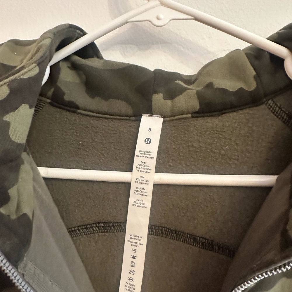 Lululemon athletica Camo Zip-Up Hoodie in Olive & Black - Picture 4 of 4